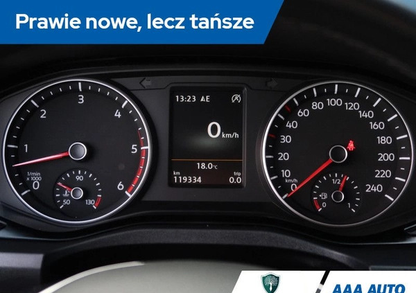 Volkswagen Amarok cena 135000 przebieg: 119320, rok produkcji 2018 z Przemyśl małe 436